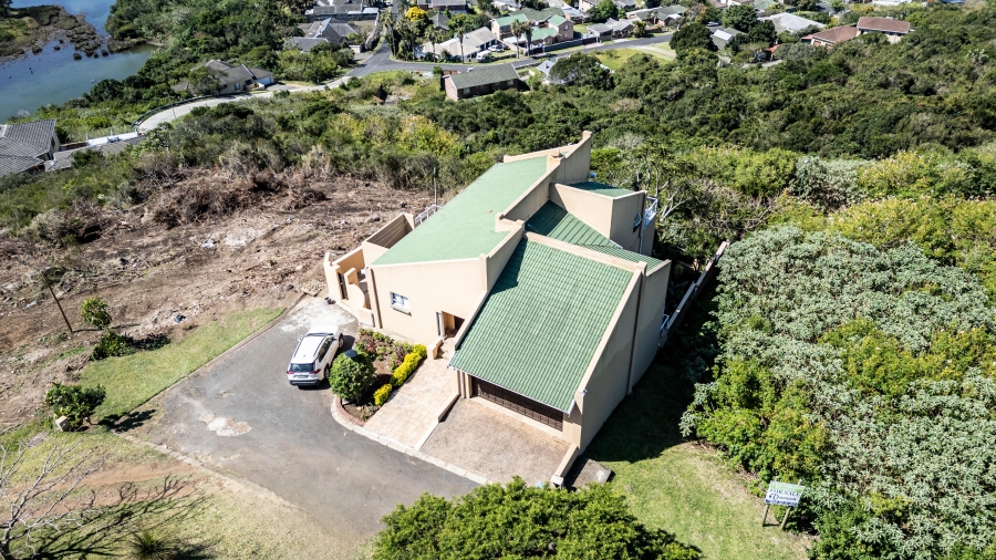 5 Bedroom Property for Sale in Gonubie North Eastern Cape